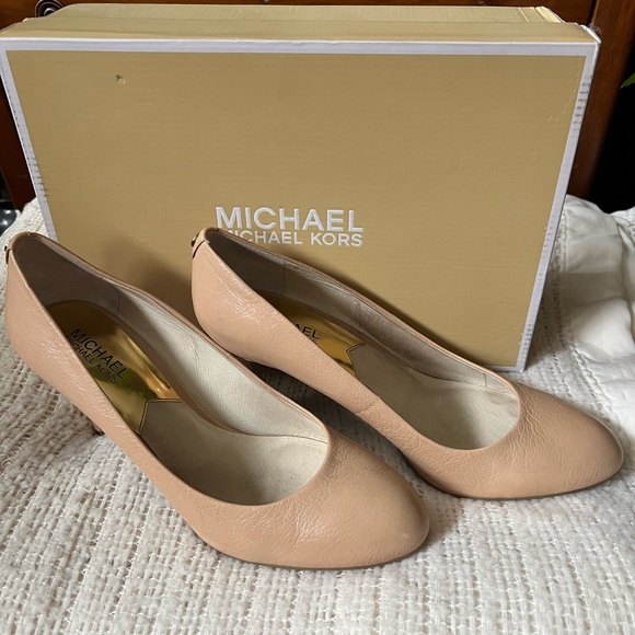 Michael Kors Nude Heels - Picture 1 of 5